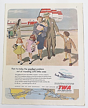 1952 Twa Airlines With Family Walking