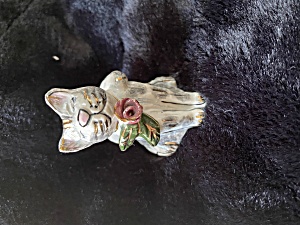 &#128515; Face Seated Cat Roses &#127801; Around Neck